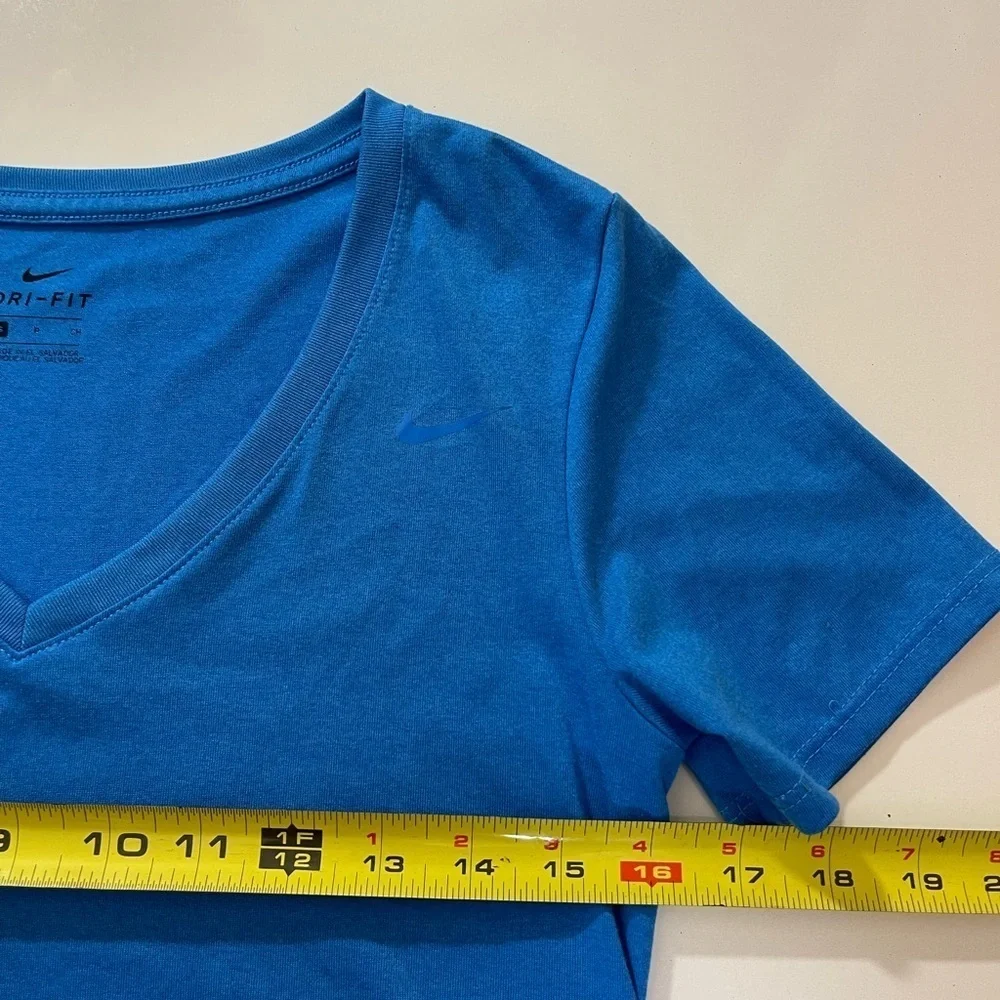 Like New! Nike Dri-Fit Active V-Neck Tee